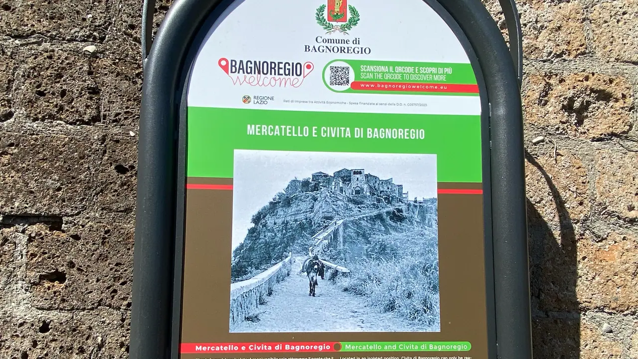 Informační cedule Mercatello e Civita di Bagnoregio