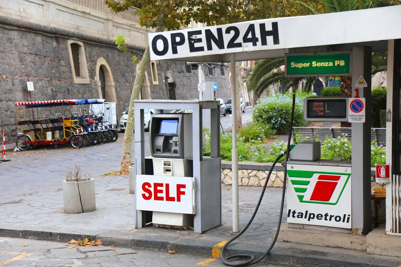 Samoobslužná čerpací stanice v Itálii