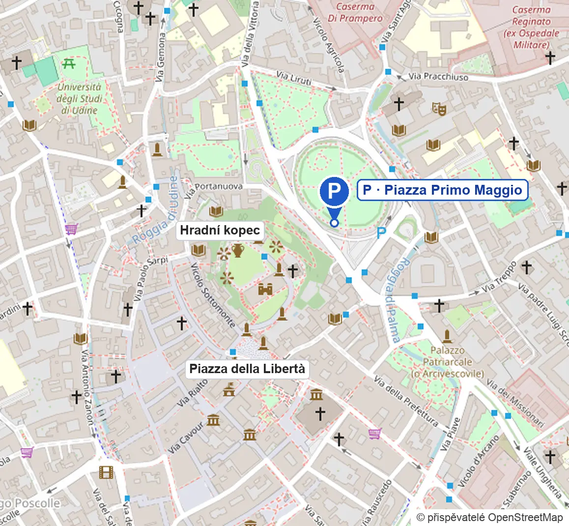 Mapka parkování na Piazza Primo Maggio v Udine pod hradním kopcem, kousek od Piazza della Libertà