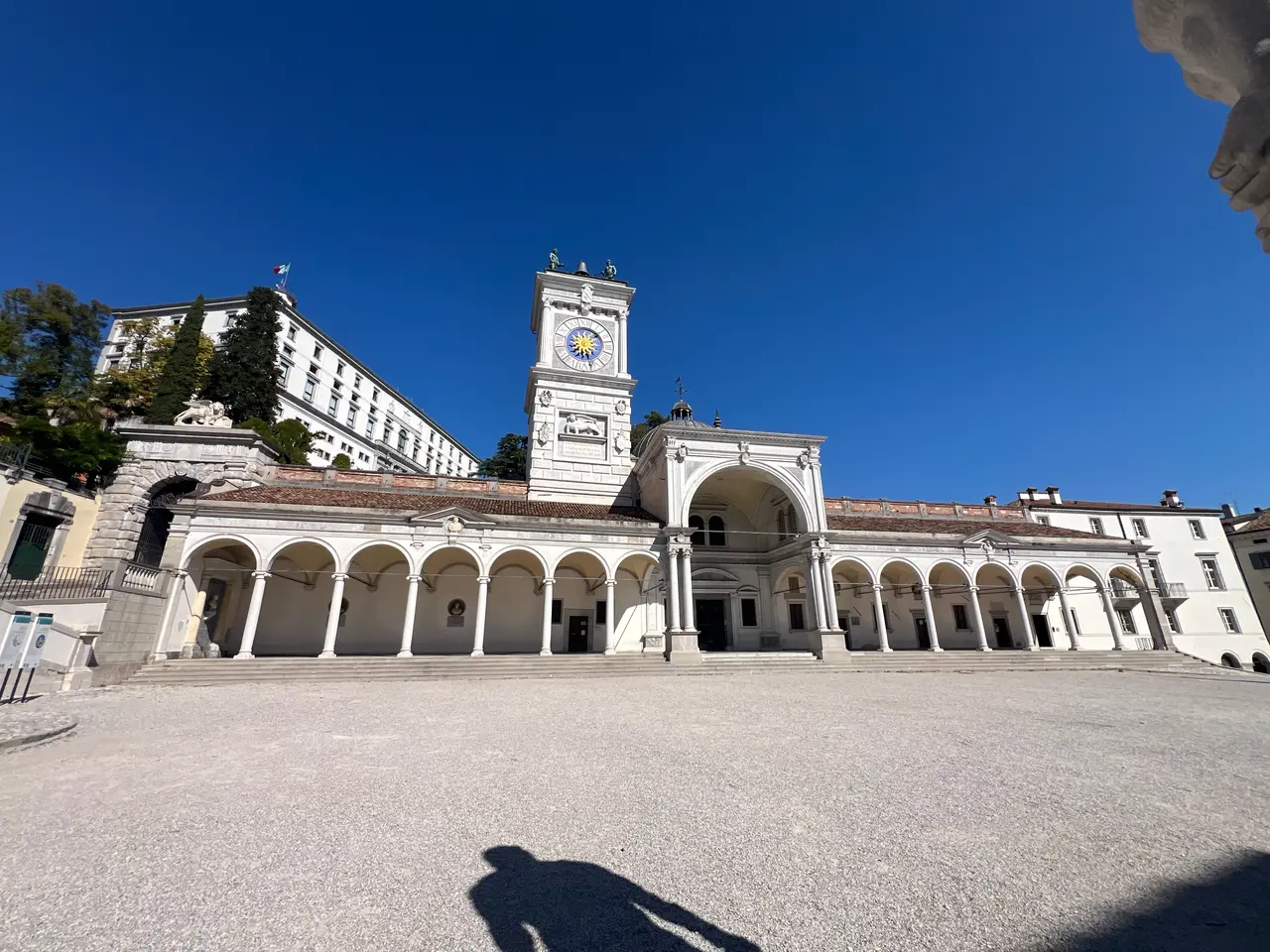 Piazza della Libertà v Udine s Loggia del Lionello a hodinovou věží