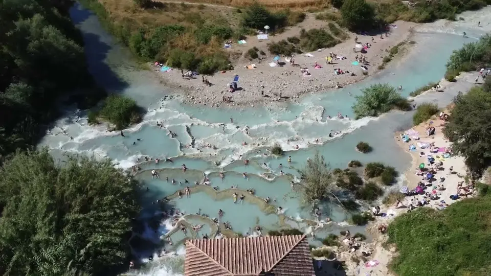 Náhled videa: Cascate del Mulino – slavné přírodní lázně Saturnia