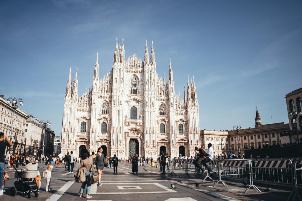 Katedrála Duomo v Miláně – ikonická památka Lombardie.