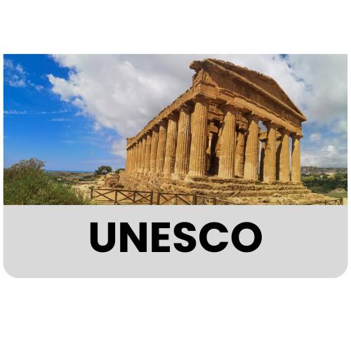 Antický řecký chrám s dorskými sloupy na Sicílii, který jsme navštívili během naší cesty po UNESCO lokalitách jižní Itálie